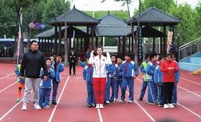 半场：海港0-0柔佛新山，陈威屡献神扑，格劳德尔逃红牌