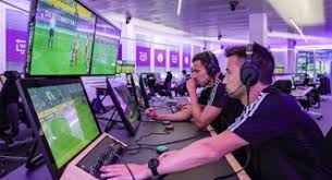 马刺外线防守极其差，说卡斯尔防守好，但是总漏掉三分，遇到好的外线投篮球队，马刺基本上赢不了，除非文班无敌，内线有文班在不用操心，外线还得交易才行。